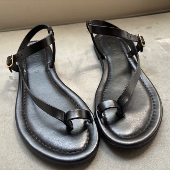 Strappy black leather sandals - Picture 2 of 8
